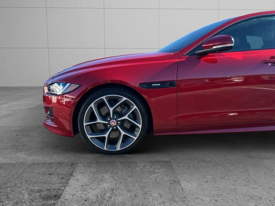 2018 Jaguar XE - Image 17 of 19