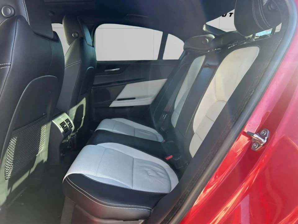 2018 Jaguar XE - Image 11 of 19