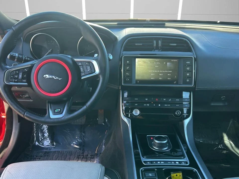 2018 Jaguar XE - Image 14 of 19