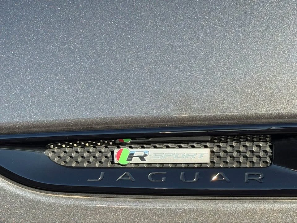 2018 Jaguar XE - Image 6 of 20