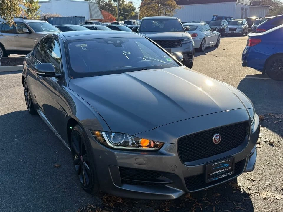 2018 Jaguar XE - Image 2 of 20