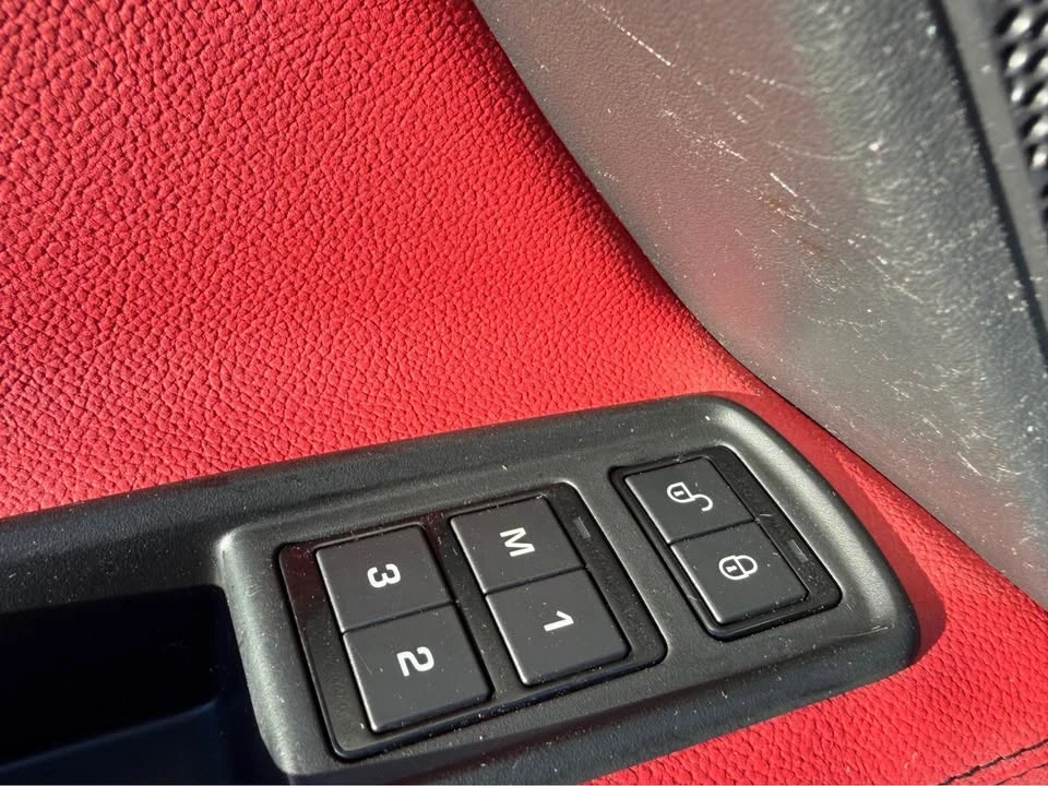 2018 Jaguar XE - Image 7 of 20