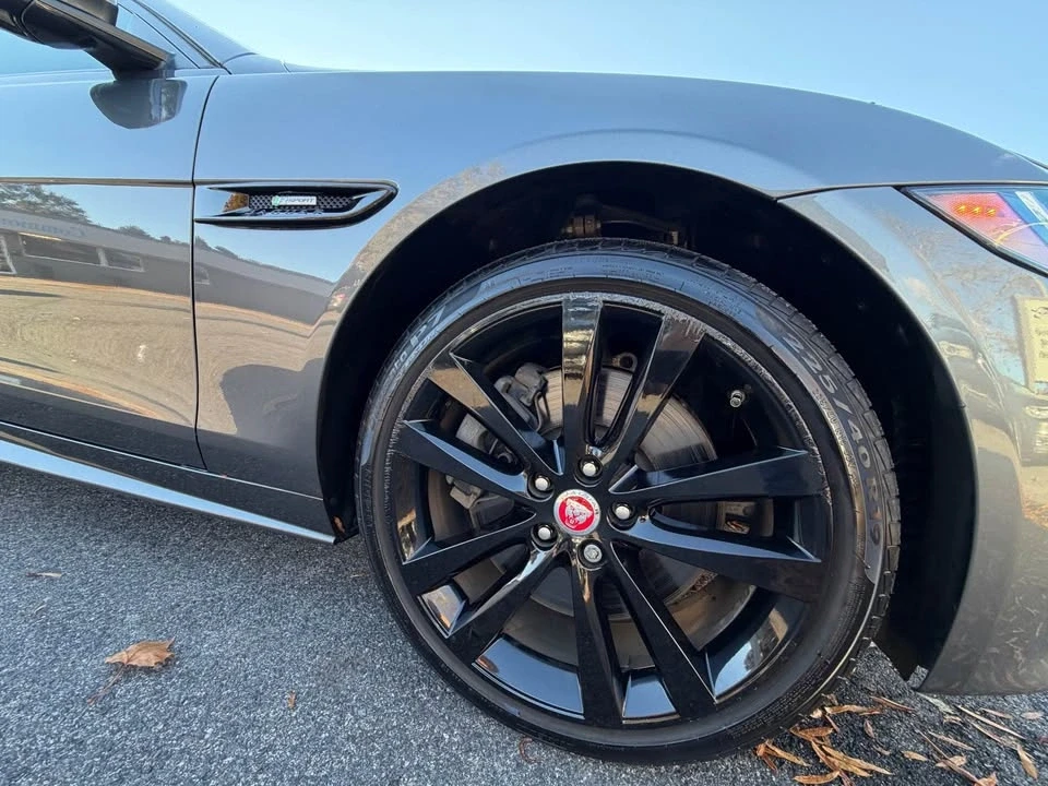 2018 Jaguar XE - Image 12 of 20
