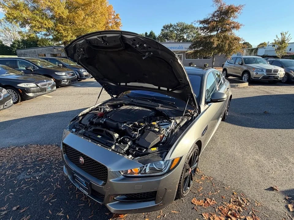 2018 Jaguar XE - Image 14 of 20