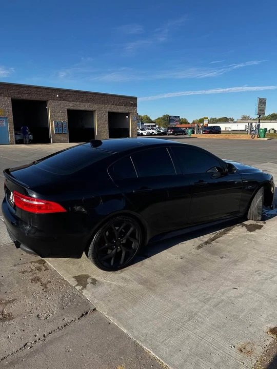 2018 Jaguar XE - Image 9 of 9
