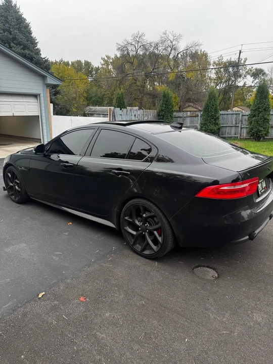 2018 Jaguar XE - Image 5 of 9