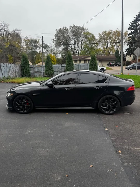 2018 Jaguar XE - Image 6 of 9