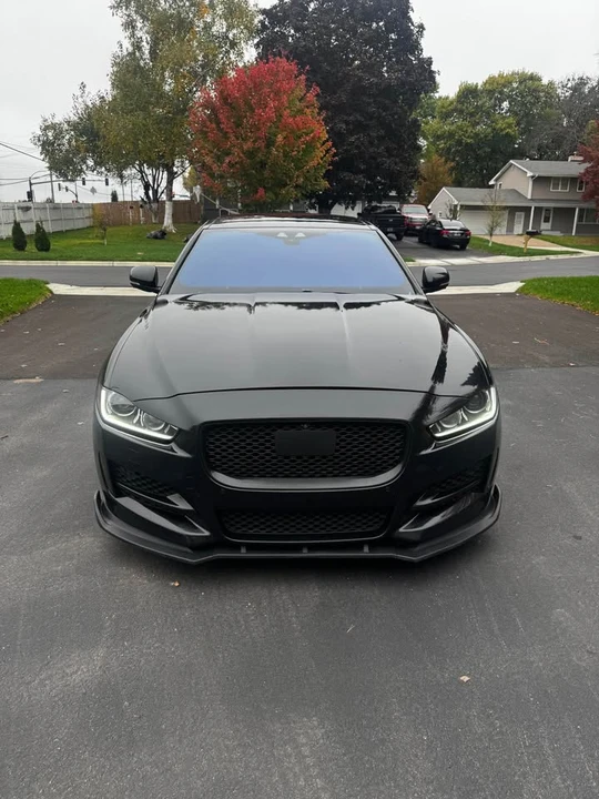 2018 Jaguar XE - Image 2 of 9