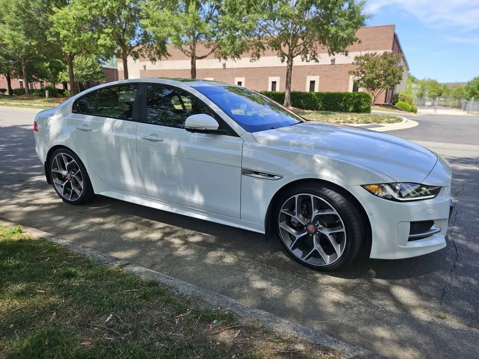 2018 Jaguar XE - Image 5 of 20