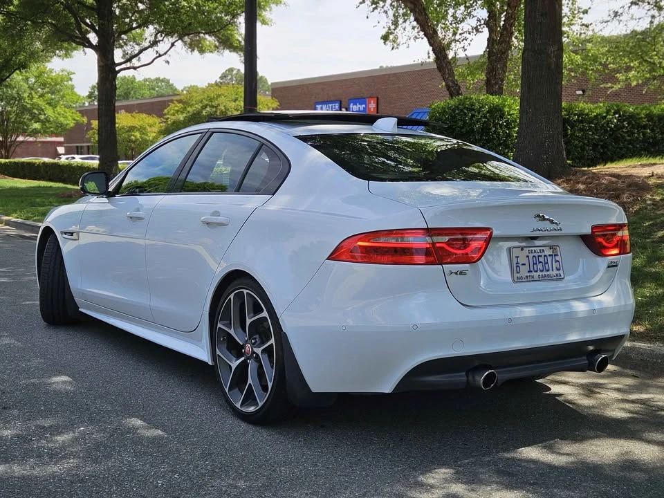 2018 Jaguar XE - Image 2 of 20