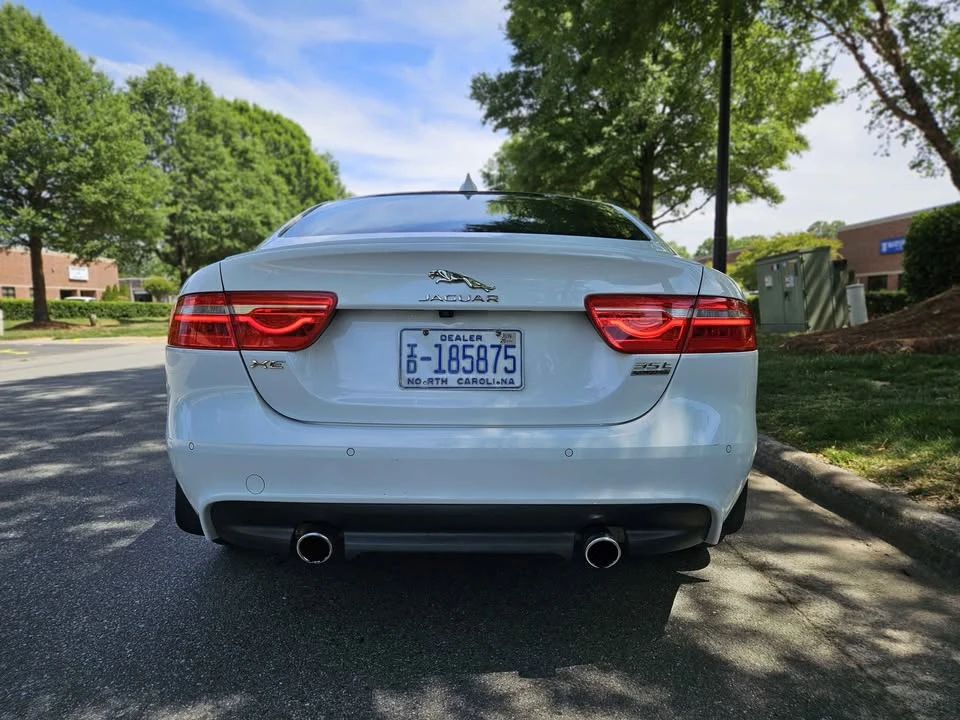 2018 Jaguar XE - Image 7 of 20