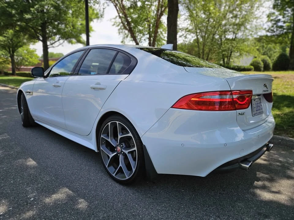2018 Jaguar XE - Image 8 of 20
