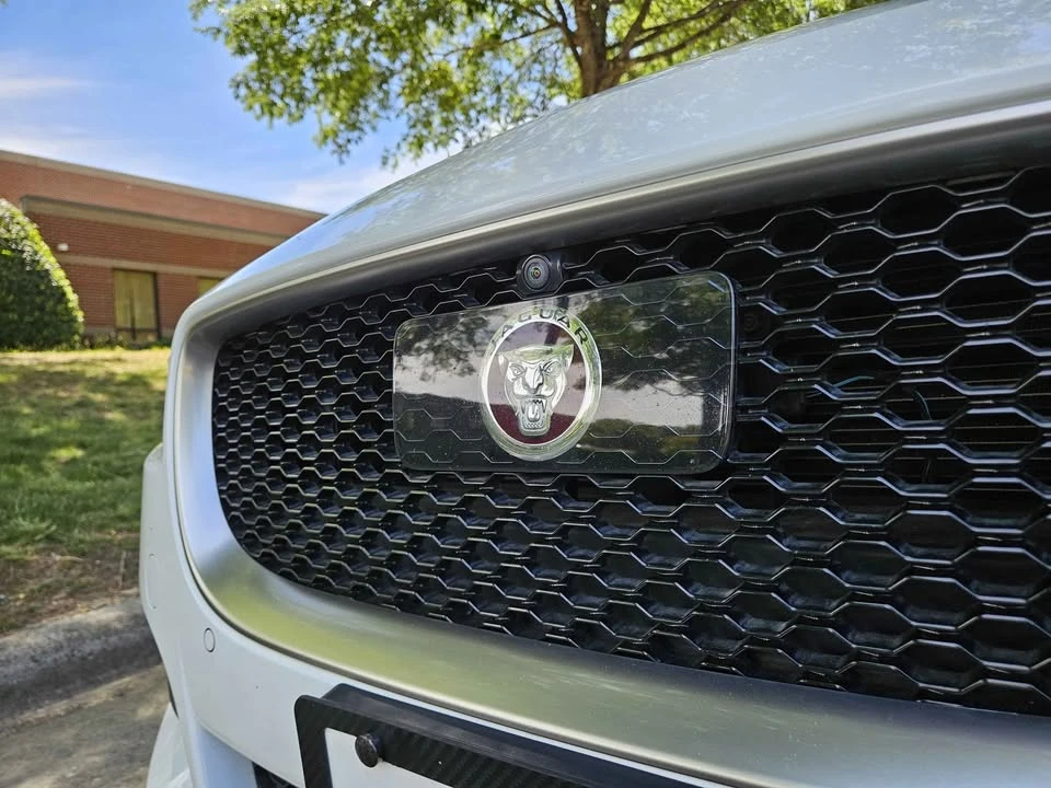 2018 Jaguar XE - Image 10 of 20