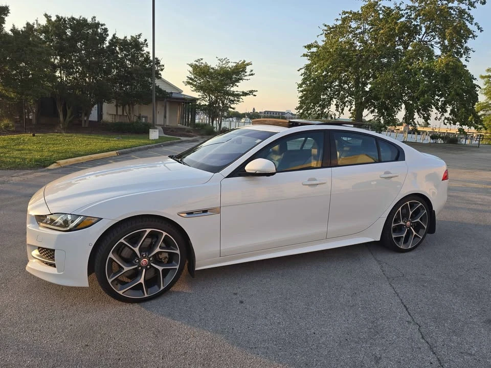 2018 Jaguar XE - Image 3 of 20