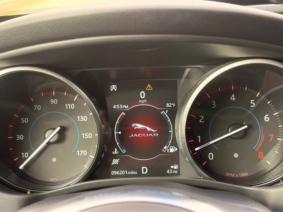 2018 Jaguar XE - Image 18 of 19