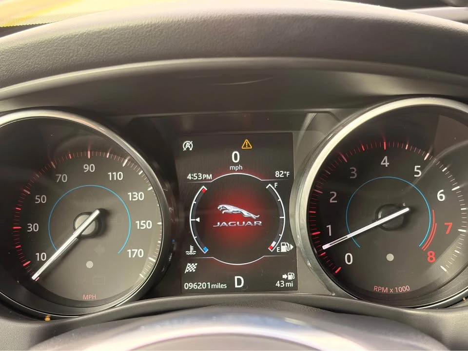 2018 Jaguar XE - Image 19 of 20