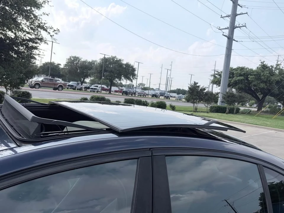 2018 Jaguar XE - Image 6 of 20