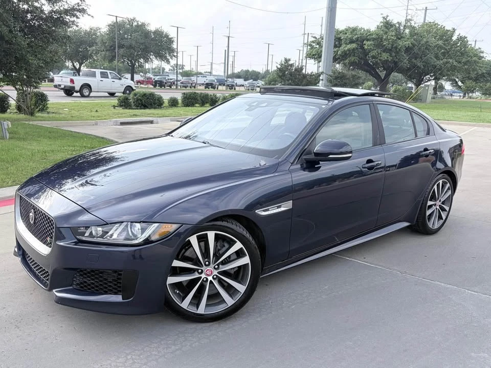 2018 Jaguar XE - Image 3 of 20