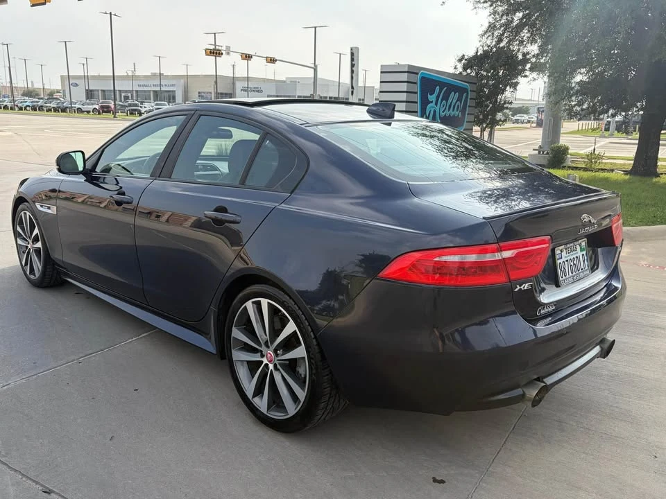 2018 Jaguar XE - Image 8 of 20