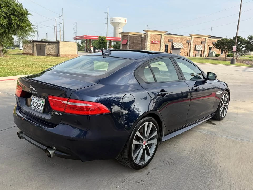 2018 Jaguar XE - Image 5 of 20