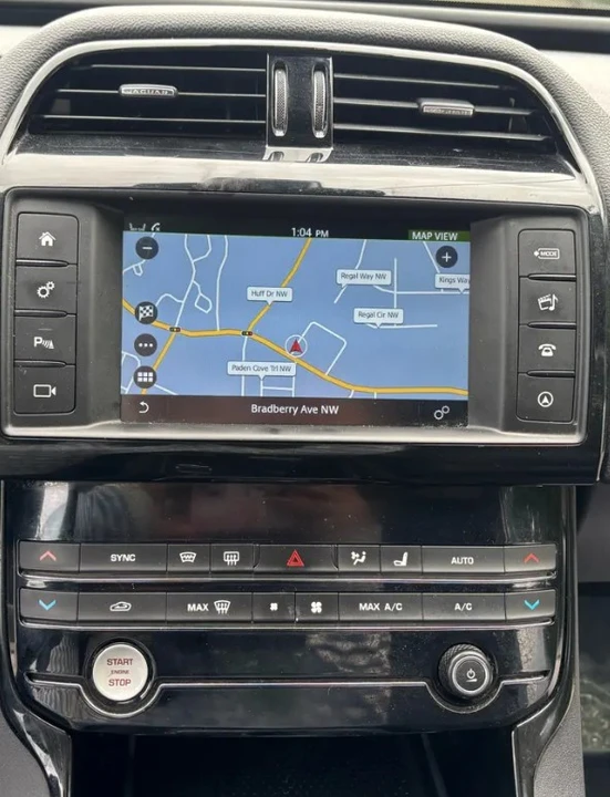 2018 Jaguar XE - Image 11 of 15