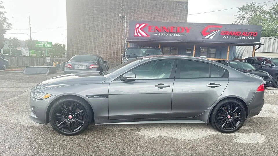 2018 Jaguar XE - Image 3 of 15