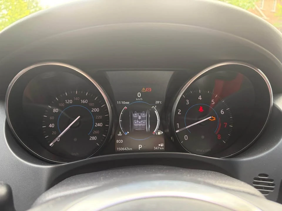 2018 Jaguar XE - Image 6 of 7