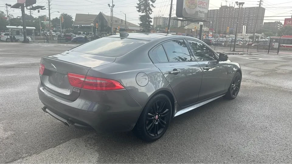 2018 Jaguar XE - Image 5 of 15