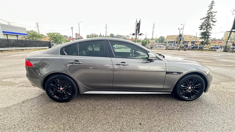 2018 Jaguar XE - Image 6 of 15