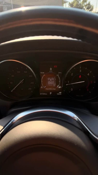 2018 Jaguar XE - Image 14 of 14