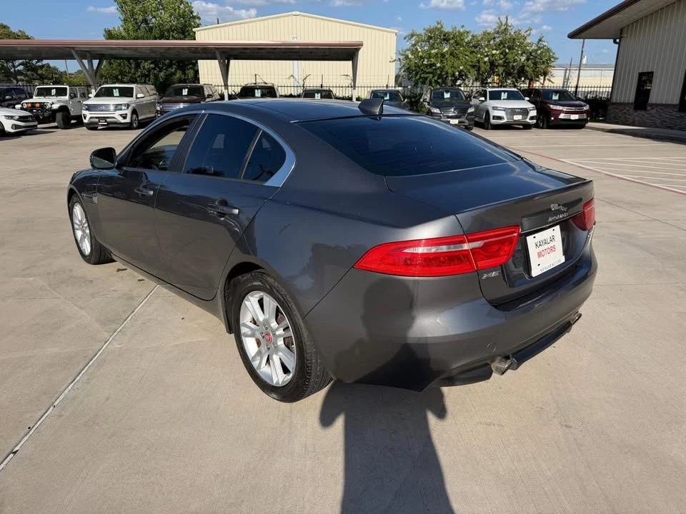 2018 Jaguar XE - Image 3 of 12