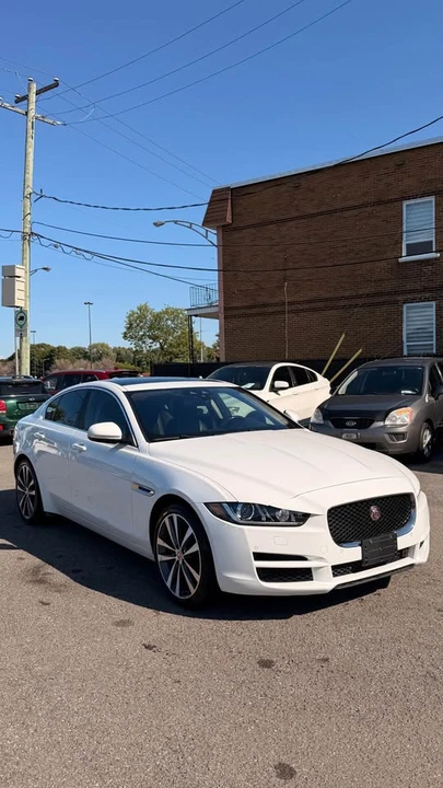 2018 Jaguar XE - Image 5 of 14
