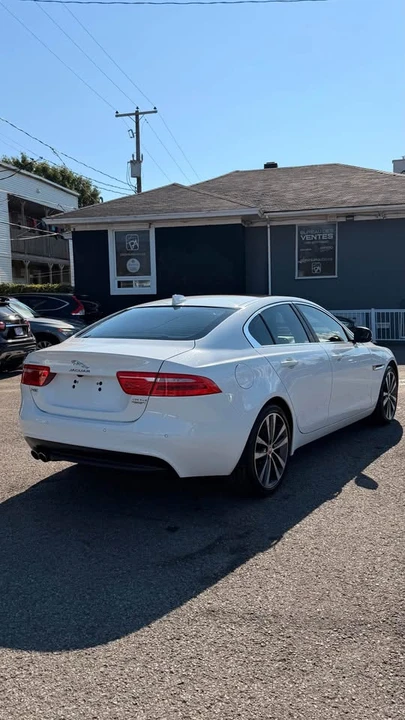 2018 Jaguar XE - Image 4 of 14