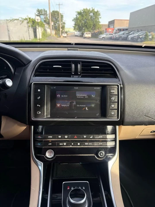 2018 Jaguar XE - Image 8 of 14