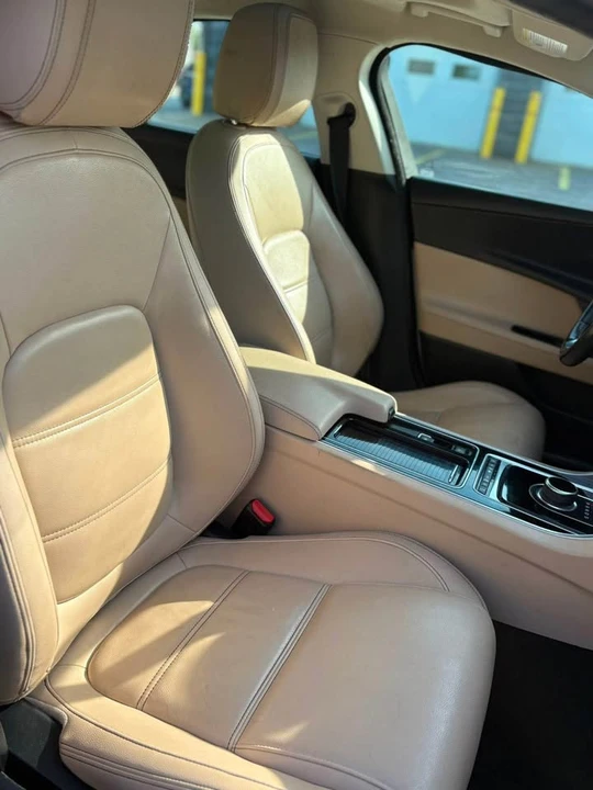 2018 Jaguar XE - Image 12 of 14