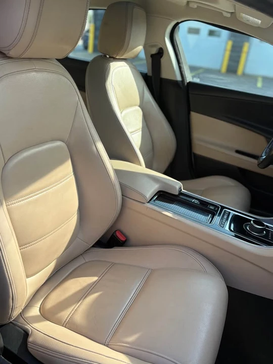 2018 Jaguar XE - Image 11 of 14