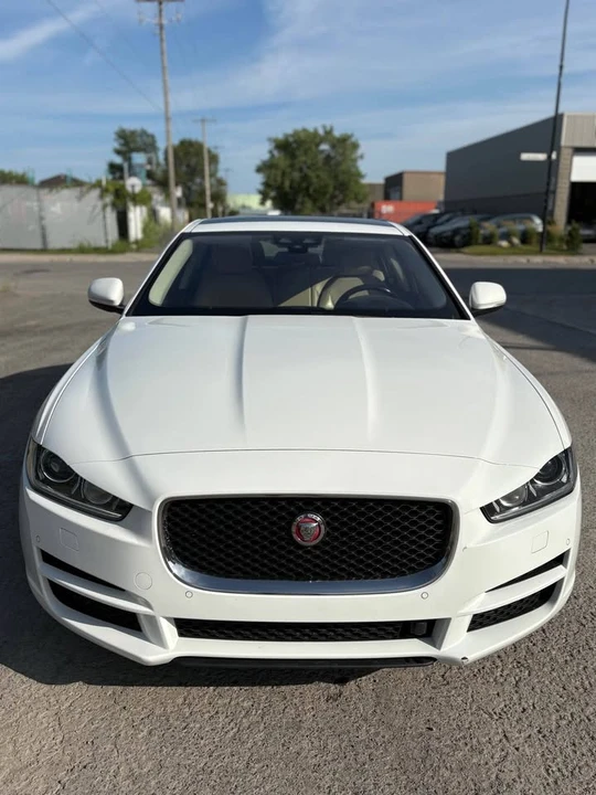 2018 Jaguar XE - Image 2 of 14