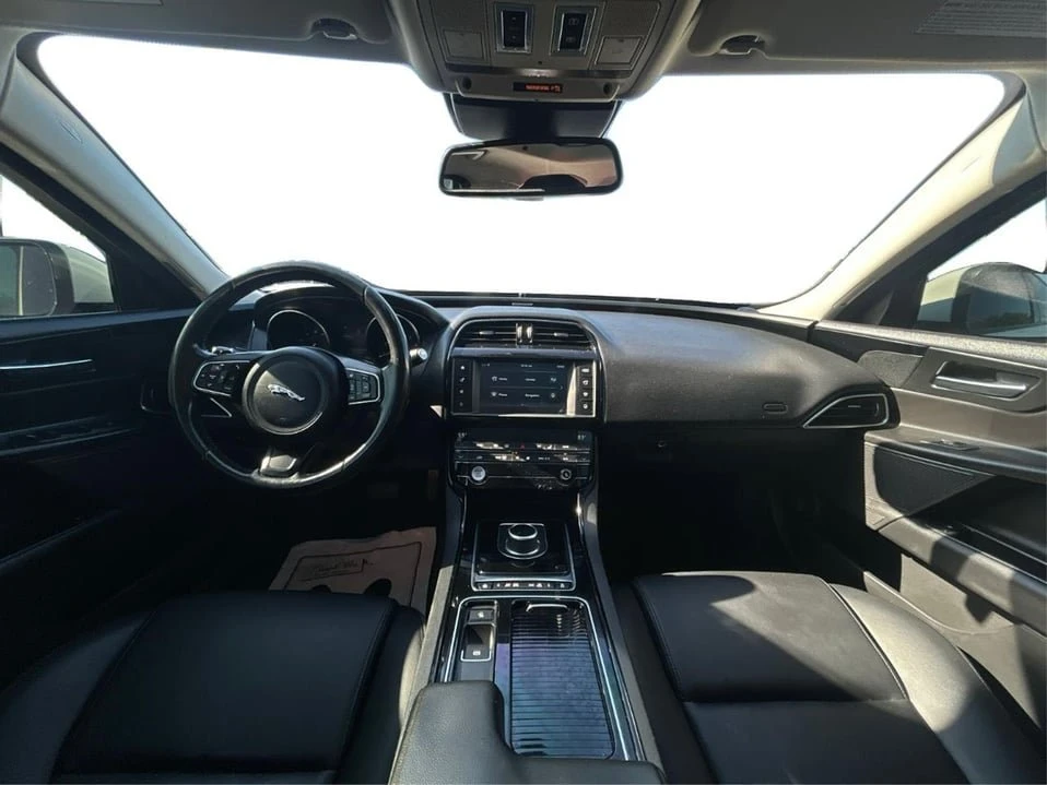 2018 Jaguar XE - Image 19 of 19