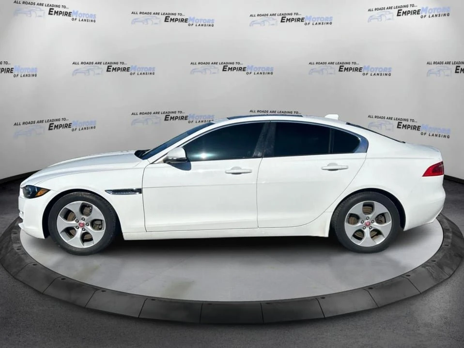 2018 Jaguar XE - Image 8 of 19