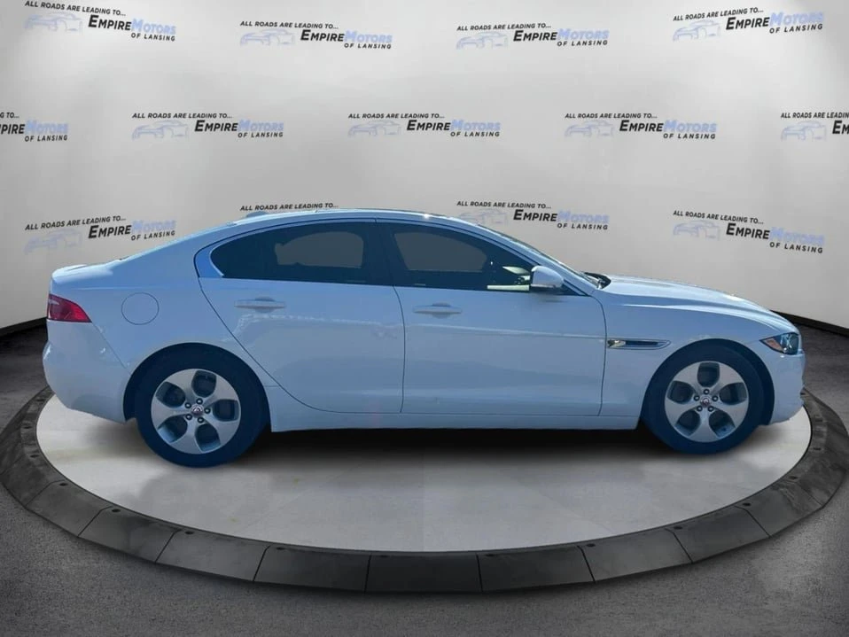 2018 Jaguar XE - Image 4 of 19