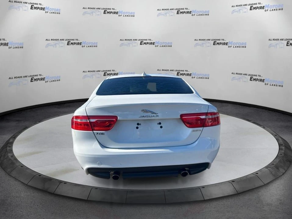 2018 Jaguar XE - Image 6 of 19
