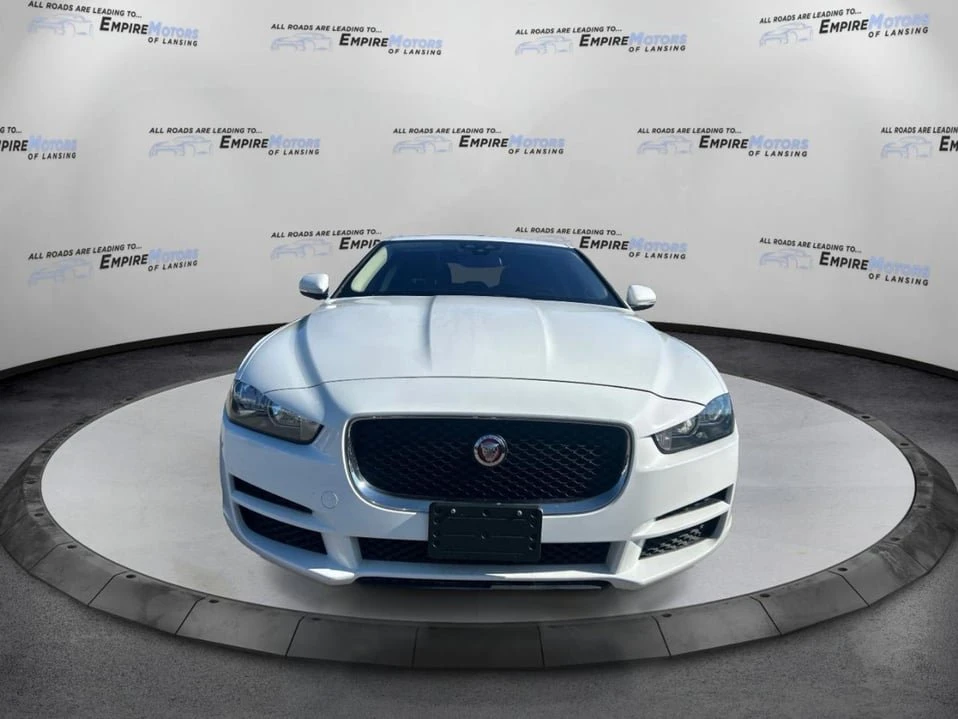 2018 Jaguar XE - Image 2 of 19