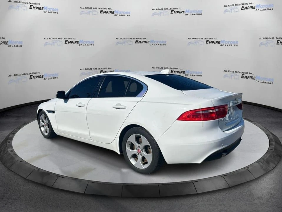 2018 Jaguar XE - Image 7 of 19