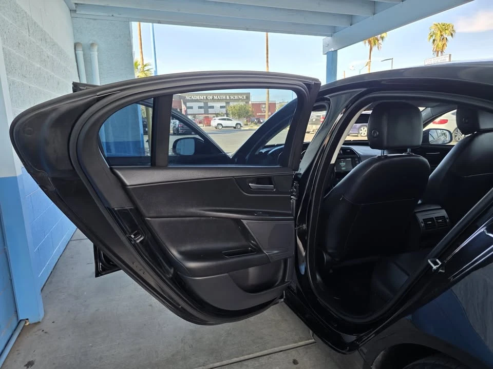 2018 Jaguar XE - Image 20 of 20
