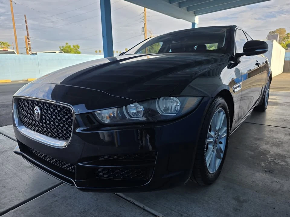 2018 Jaguar XE - Image 7 of 20