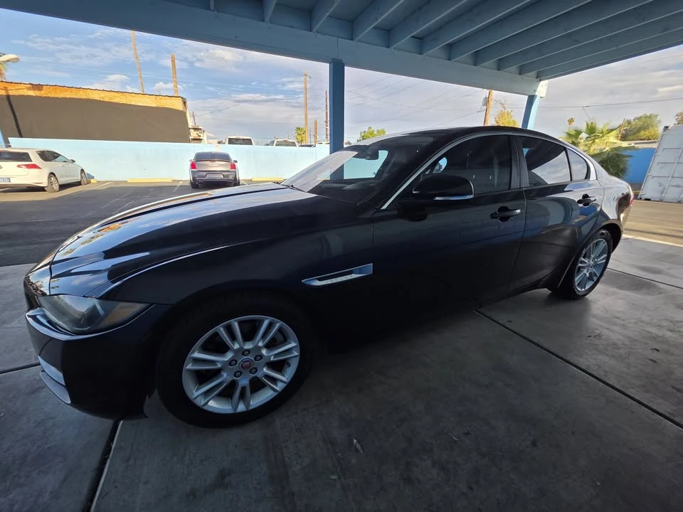 2018 Jaguar XE - Image 6 of 20