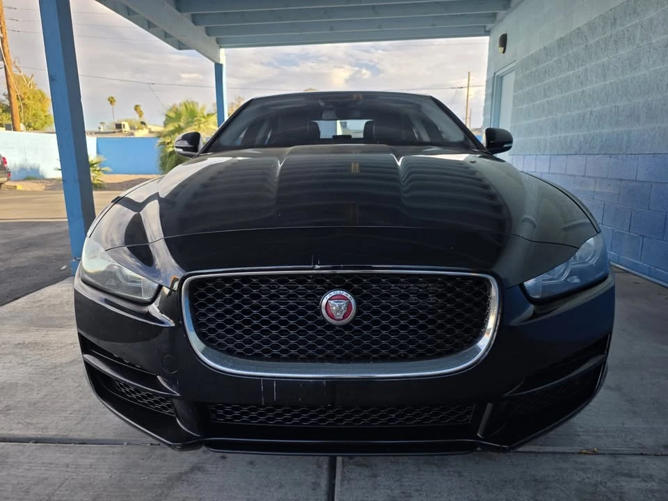 2018 Jaguar XE - Image 8 of 20