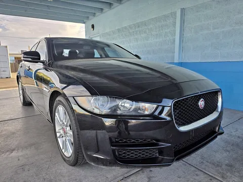 2018 Jaguar XE 25t Premium RWD