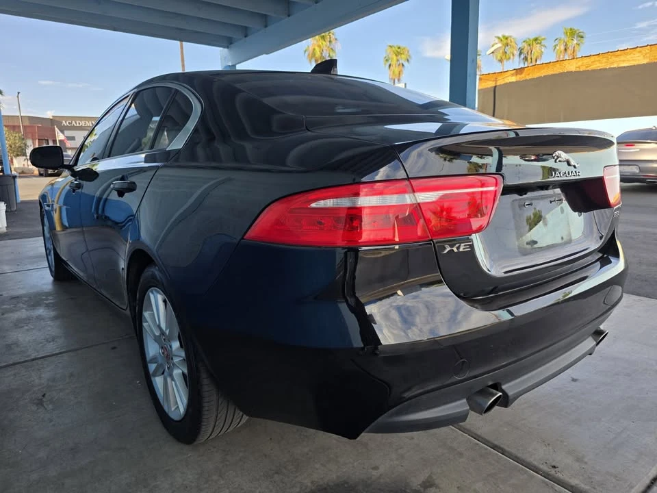 2018 Jaguar XE - Image 5 of 20