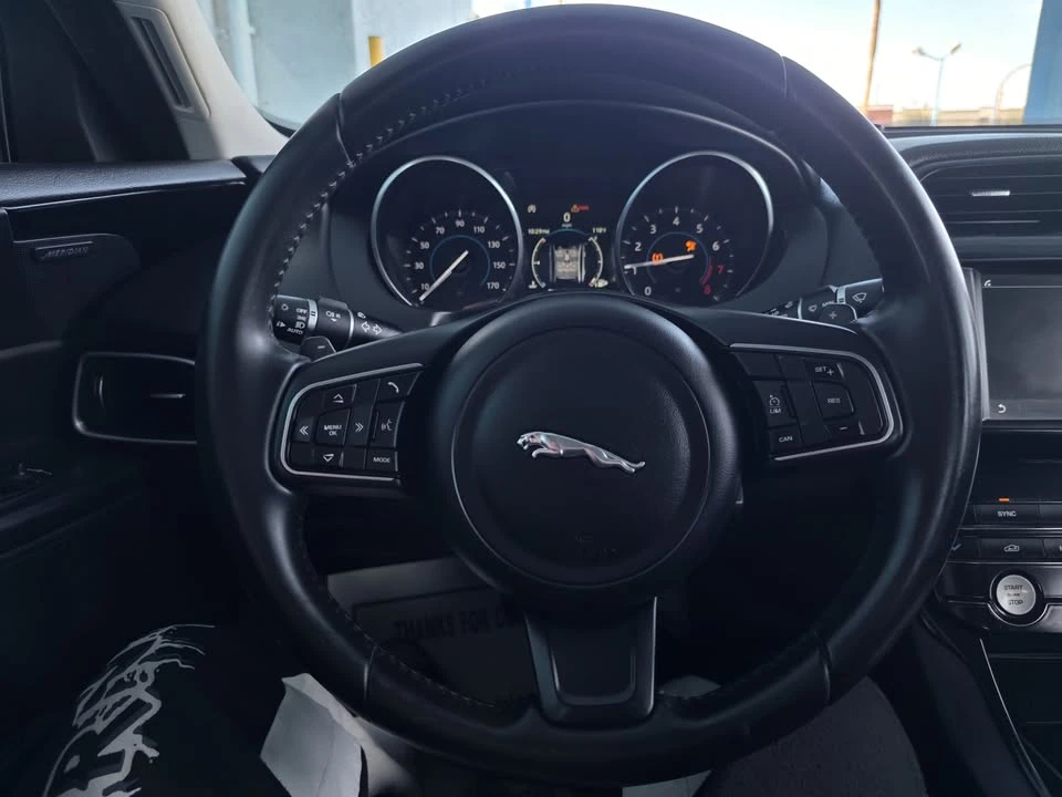 2018 Jaguar XE - Image 12 of 20